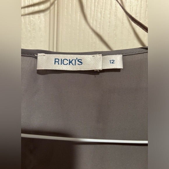 🌸BUY 3 for $15🌸 Reitmans silky tank, size 12 - Picture 2 of 6